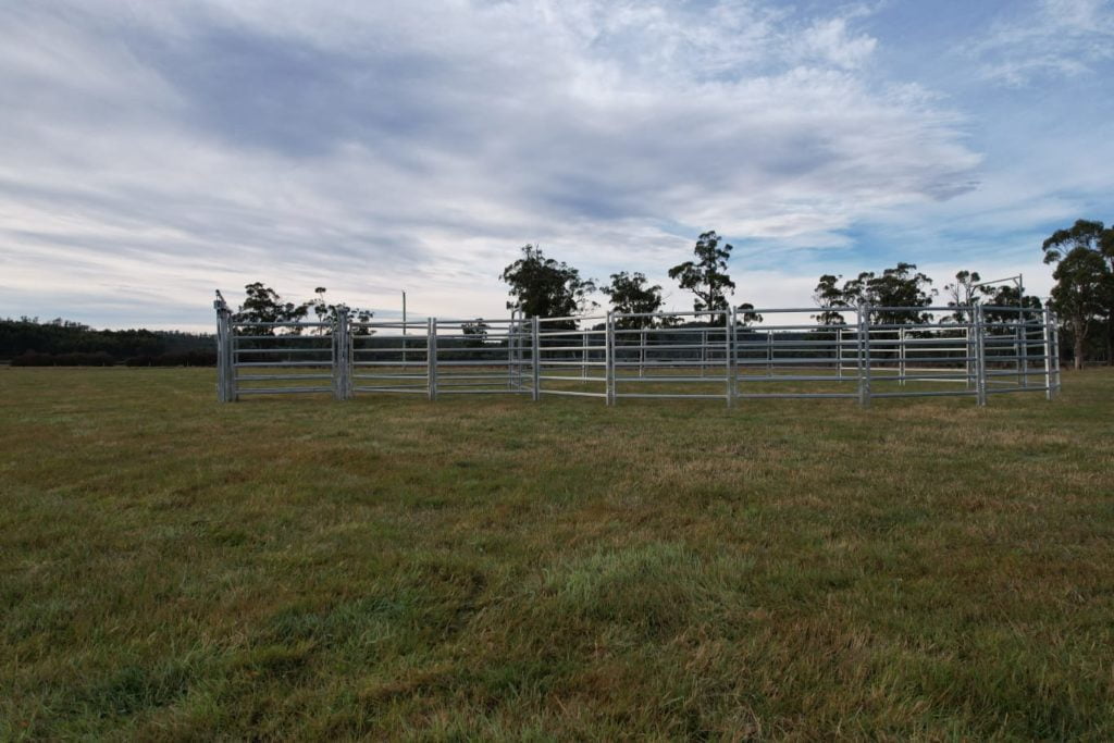 OSM 12m Round Yard & Cattle Yard - Side