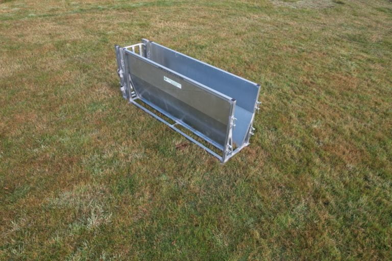 Sheep Vee Race & Tumble Gate - Rear Diagonal