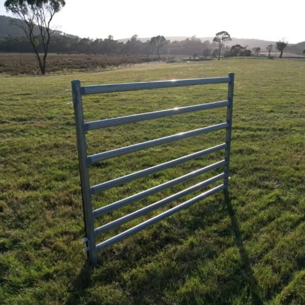 Willowdale Eight Rail Cattle & Sheep Panel